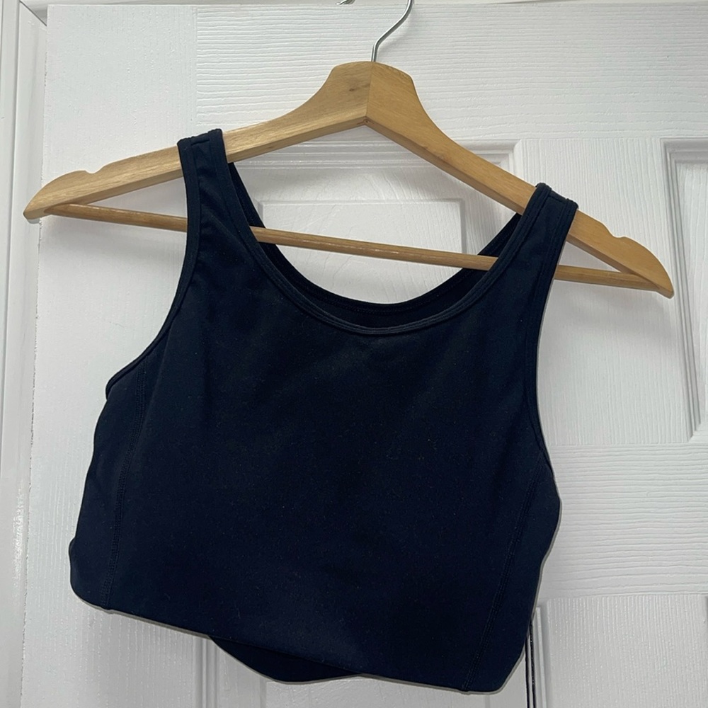 Black sports bra